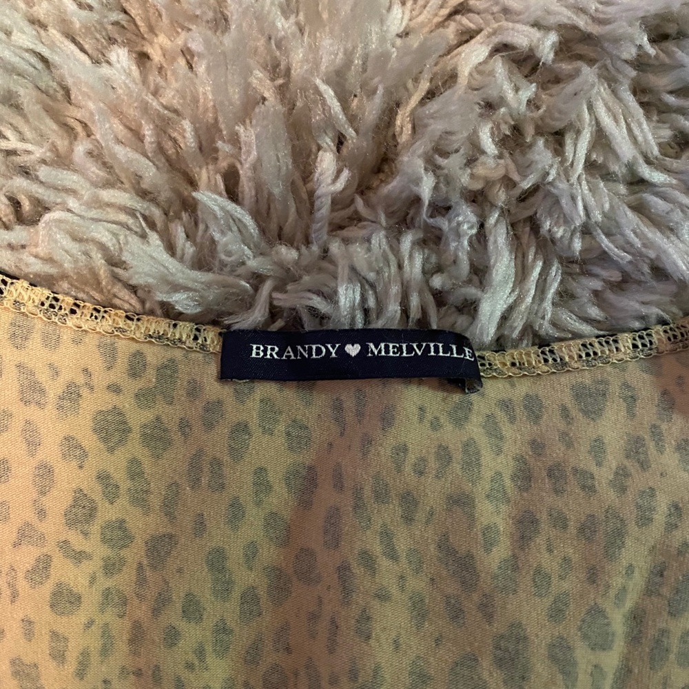Pics of a top for someone DO NOT BUY - Picture 3 of 3